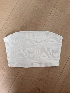 SHEIN White Textured Strapless Crop Top